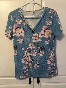Unbranded Womens Size M Blue Floral Shirt Pink & Yellow Flowers V Neck W Buttons - Imagen 1 de 3