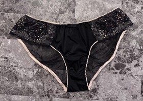 VICTORIA'S SECRET SEXY LITTLE THINGS M BLACK SMOOTH MESH KEYHOLE RARE PANTIES