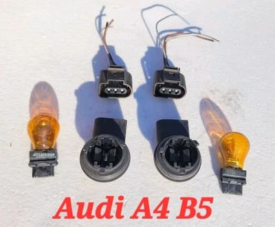 2 шт розетки поворотников Audi A4 B5 с косичками и лампочками от оригинального производителя - Изображение 1 из 4