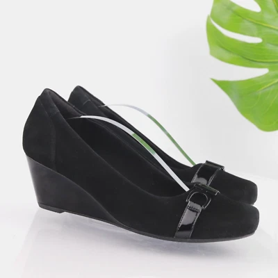 Zapato de vestir Clarks para mujer Flores Poppy Pump talla 11 negro gamuza tacón de cuña correa Foto 1 de 4