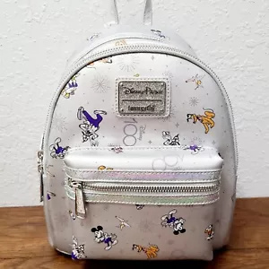 *Mochila Loungefly real* Parques Disney 100 aniversario 2023 Mickey Friends plateada - Imagen 1 de 6