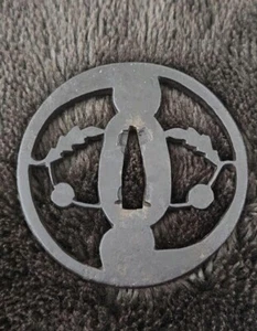 Japanische antike Tsuba von Katana Samurai Schwert Garde Eisen seltenes Design 75-B52 - Bild 1 von 5