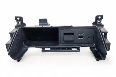 Puerto auxiliar USB AUX Mazda MX-5 Miata 16-20 86190-30030, D023, OEM, 2016, 2017 Foto 1 de 4