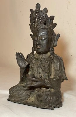 antiga escultura de estátua de bronze Bodhisattva Guanyin chinesa da dinastia Ming de 1600 - Imagem 1 de 4