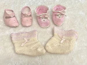 ANTIQUE, 2- PAIRS OF BOOTIES, 1-PAIR OF SHOES. SIZES.... 7CM TO 9CM... - Picture 1 of 4