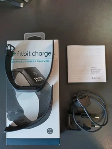 Fitbit Charge 3 – Fitness-Tracker (defekt, fast neuwertig, mit Ersatzarmband) - Bild 1 von 5