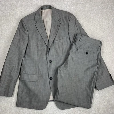Hugo Boss Wool Silk Blend Men's Suit Size 40R 34x33 - Image 1 of 4