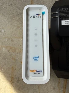 ARRIS SURFboard DOCSIS 3.0 Cable Modem SB6190 - Picture 1 of 4