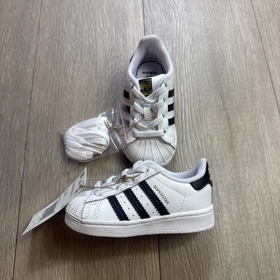 Adidas Superstar Zapatos para Niños Pequeños Nube Blanco Dorado Talla 5k Niños Bebé Cordones Extra Nuevos Foto 1 de 4