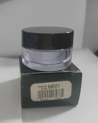 Avon SMOOTH MINERALS  Eyeshadow BREEZE (PRETTY BLUE)  M601 ~ NIB ~ NEXT DAY SHIP - Image 1 of 4