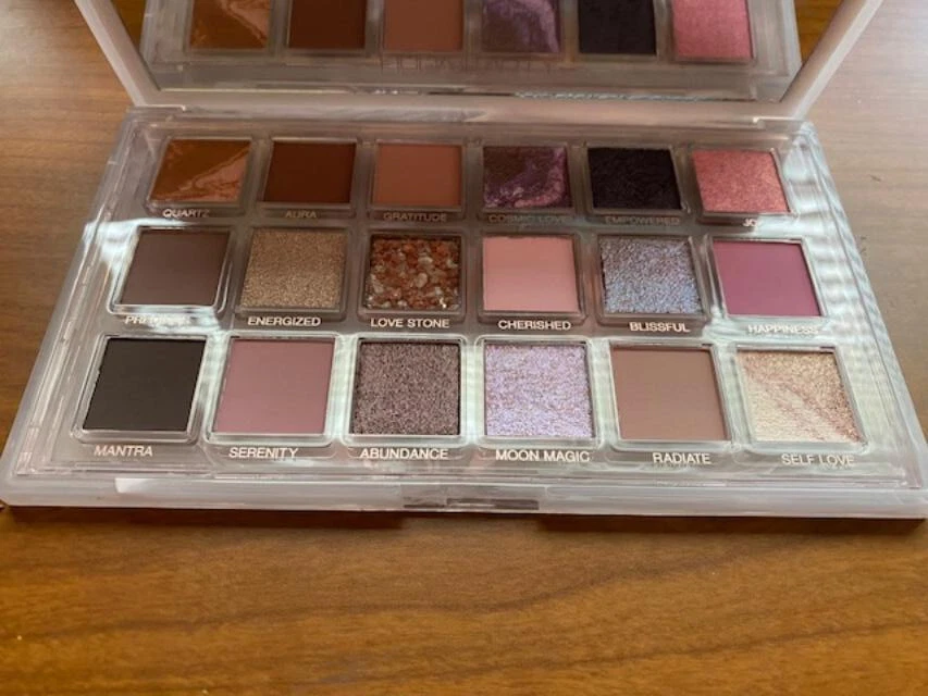Huda Beauty Rose Quartz Palette Standard