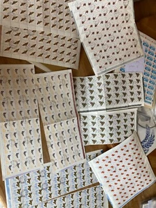 Romania 8 half sheets of 50 stamps + 2 of 100 used 1960 butterflies= 600 stamps - Picture 1 of 10
