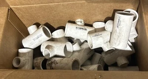 Lot of 34 Spears Reducing Tee Sockets SCH 40 401-130 1" x 1/2" PVC Pipes - Picture 1 of 3