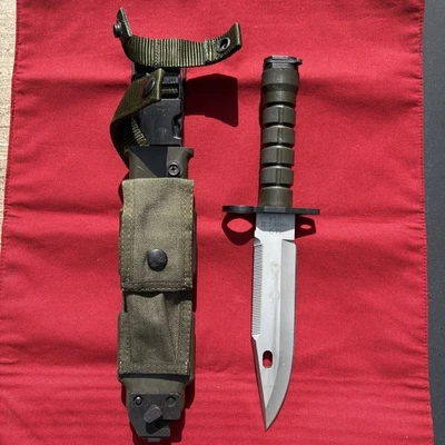 Phrobis III M9P2 lâmina fixa militar/serra dente e bainha (1987)- EUA-NOS (Gen 2) - Imagem 1 de 4