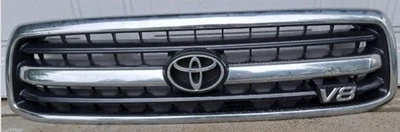 Parrilla superior delantera Toyota Sequoia 2001 a 2004 usada OEM Foto 1 de 4