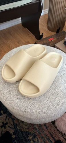 ADIDAS Yeezy Slides (taglia 9)