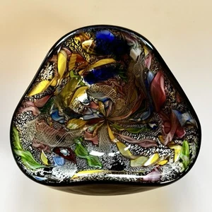 Cuenco triangular de vidrio artístico de Murano Tutti Frutti AVEM Bizantino base roja - Imagen 1 de 6