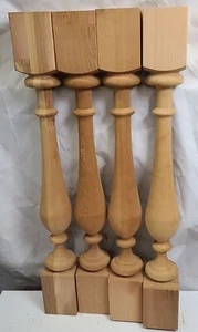 ¿Cedro vintage? Lote de 4 balaustres de husillo de madera torneada 30 x 3 1/2 pulgadas - Imagen 1 de 5