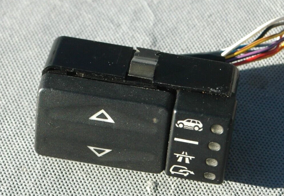 1997-2000 Range Rover Ride Height Switch  (Nice) YUF101930 - Image 1 of 3