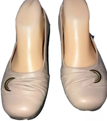 YUU SMALL WEDGE SHOES{WOMENS TANS MAN MADE MATERIALS SIZE 6.5 - Изображение 1 из 4