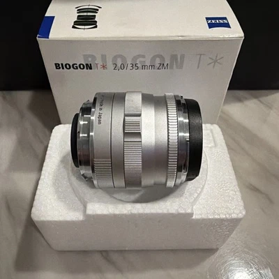 New Carl Zeiss BIOGON T* 35mm f2 ZM Mount Lens  - SILVER -   Made in Japan  - Image 1 of 4