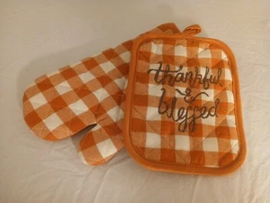 Celebrate Fall Together Oven Mitt & Potholder Set Thankful Autumn, Thanksgiving - Picture 1 of 12