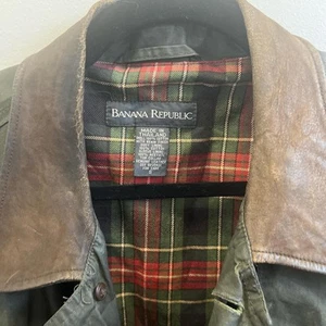 Vintage banana republic raincoat in green with leather collar men's small - Picture 1 of 6