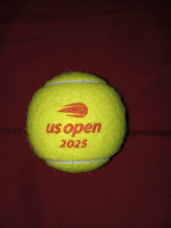 Pelota de tenis US Open 2025 Foto 1 de 2
