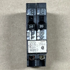 Disyuntor Siemens ITE Q2020 20 amperios tándem 1 polo tipo QT 10 k chip .6 - Imagen 1 de 7