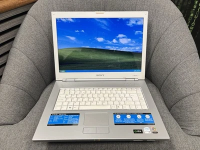 Sony Vaio pcg-7t1m Windows xp Sp3, t2050 cpu, 1Gb Ram, 120Gb Ssd, Retro - Image 1 of 4
