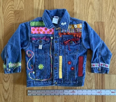 Chaqueta de mezclilla personalizada con retazos para niñas pequeñas talla 4T cierre a presión gloria descolorida Foto 1 de 4