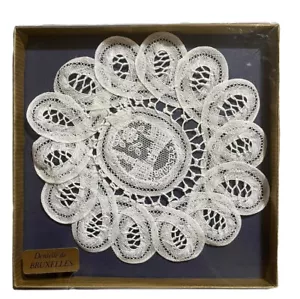 DENTELLE DE BRUXELLES Handmade Doily Brussels Artisan Lace Souvenir Pillow Frame - Picture 1 of 3