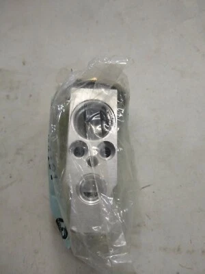 acx010592 A/C expansion valve  - Image 1 of 2