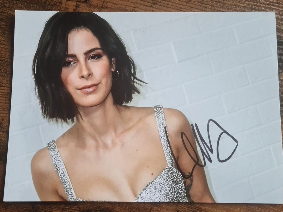 LENA MEYER-LANDRUT - Signiertes Foto 15 x 21 cm (Autogramm / Autograph) - Bild 1 von 1