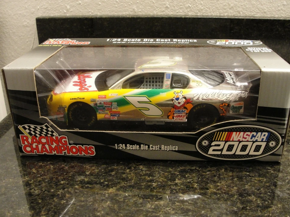 Racing Champions Ward Burton #22 Cat NASCAR 2000 Race Car 1 24