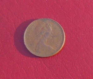 New Pence New 1971 Coin RARE Elizabeth II - Picture 1 of 2