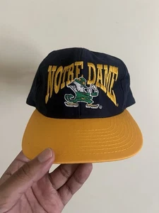 Cappello snapback irlandese da combattimento Università di Notre Dame vintage anni 90 - Foto 1 di 5