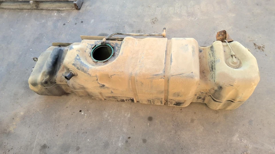 Used Fuel Tank fits: 2008 Chevrolet Silverado 2500 pickup gasoline 8' box Grade Foto 1 de 4