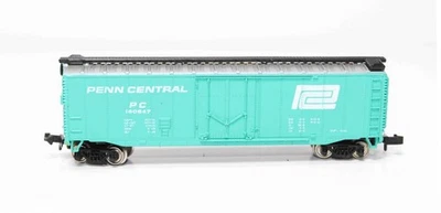 Vintage N Scale Bachmann Penn Central PC 160647 Blue Reefer Car, Boxcar - Image 1 of 4