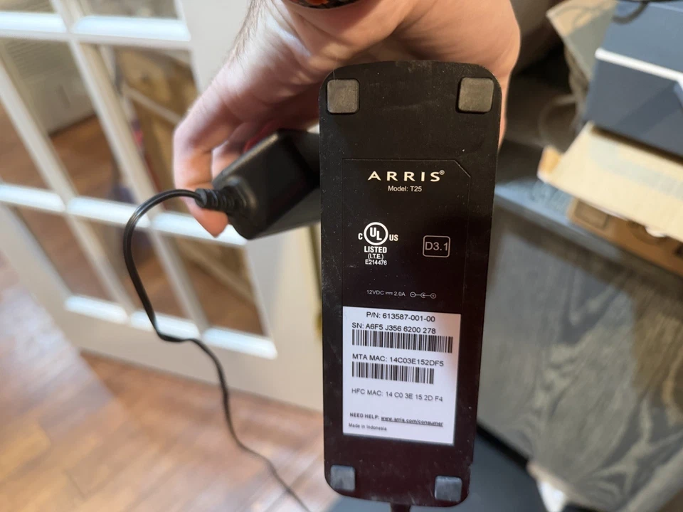 ARRIS SURFboard T25 Fast DOCSIS 3.1 Gigabit Cable Modem, Black refurbished  - Image 1 of 1