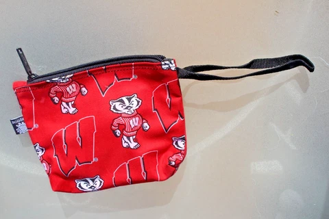 7" x 5" Wisconsin Badgers Bill & Coin Pouch Purse Bag by BroadBay Cover