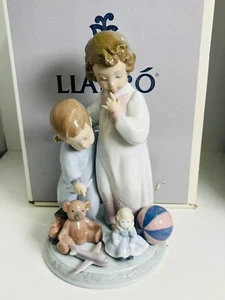 Lladro Figurine 6674 “Thank You Santa!” 8 Inches Tall With Box - Picture 1 of 17