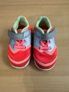 Nike Kleinkinder Laufschuhe Gr. 5 - Bild 1 von 11