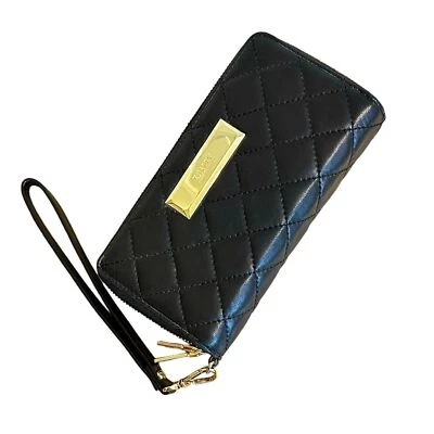 DKNY quilted leather zip around wallet, wristlet, 8“ x 4“ - Image 1 of 4