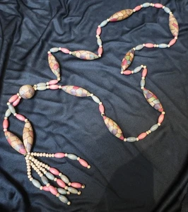 ANTIQUE  PAINTED WOODEN BEAD NECKLACE SAUTOIR 1920s - Foto 1 di 3