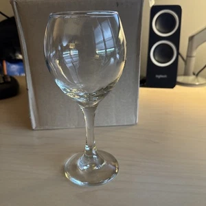 Set 6 bicchieri da vino alti in vetro pesante NUOVI - Foto 1 di 8