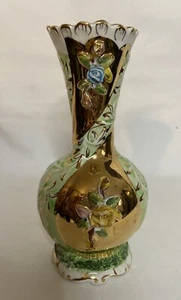 Jarrón vintage Pereiras Valado Portugal oro verde porcelana floral - Imagen 1 de 11
