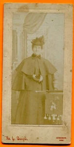 Libanon, OR, Portrait einer Frau, von Boyd, um 1890er Jahre - Bild 1 von 2