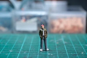 Kepopic Miniature Figure Scale 1/64 For Diecast - Picture 1 of 2