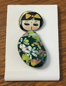 Vintage Hand Painted Stone / Rock Kokeshi Figure Doll On Tile Japan 3” X 2” - Picture 1 of 4
